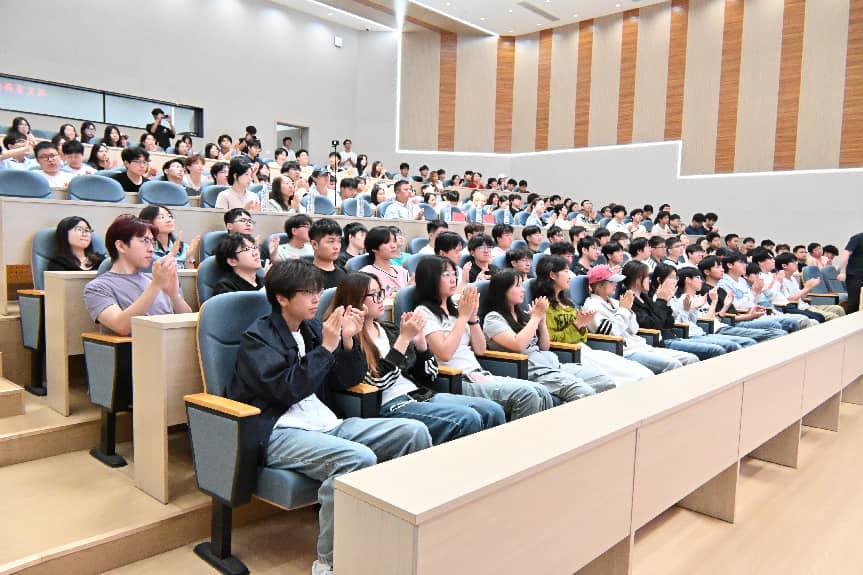 由学务处主办
